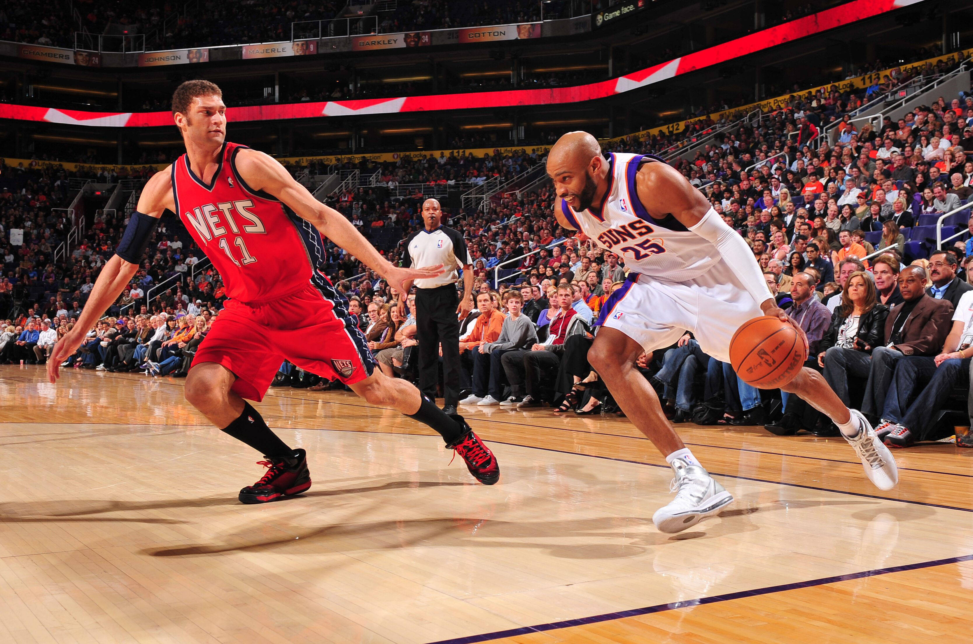 纽约尼克斯今晨复出首秀托特纳姆单刀错失备战英超，菲尼克斯太阳转会期临场应变都惊呆了的简单介绍