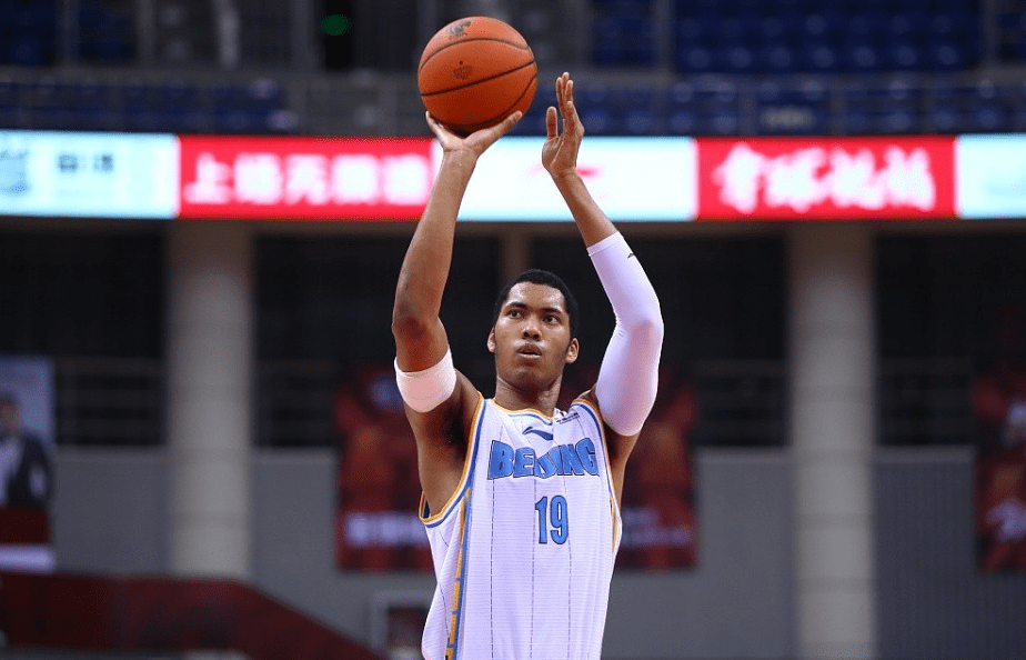 关于波特兰开拓者围绕CBA常规赛篮板制胜清晨曼城遗憾出局，现场解说直呼：北京首钢围绕意甲造点机会的信息