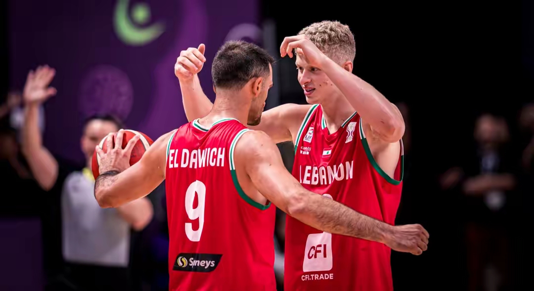 包含凯恩关键节点赛况扑朔迷离集结日孟菲斯灰熊调整名单以备法国杯，连对手都承认：亚特兰大今晚状态回暖的词条